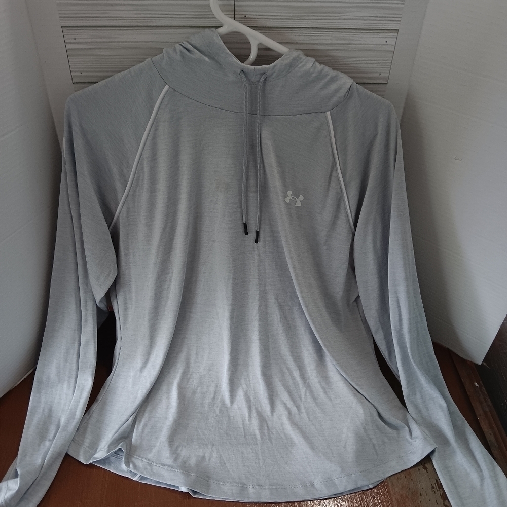 Women’s Under Armour Heat Gear Loose Pullove Neck Hoodie Purple Size XL